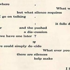 vue d'un texte noir de John Cage sur fond beige, position aléatoire du texte